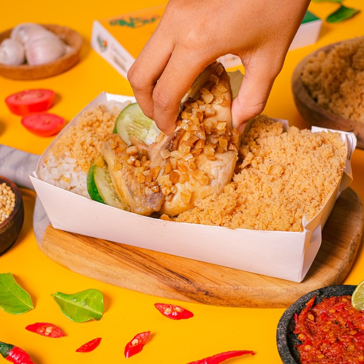 

NASI KREMES AYAM HAINAN PAKAI TANGAN | NASI BOX | PAKET NASI | AYAM BUMBU RESAP | HAINAN BAWANG