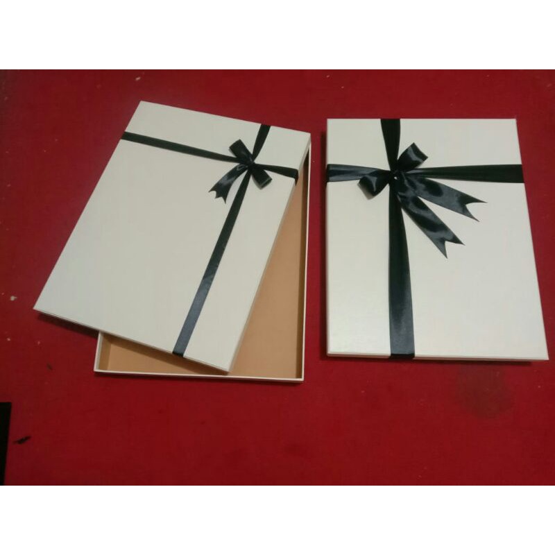 

kotak box/gift box/hard box 45x35x5cm