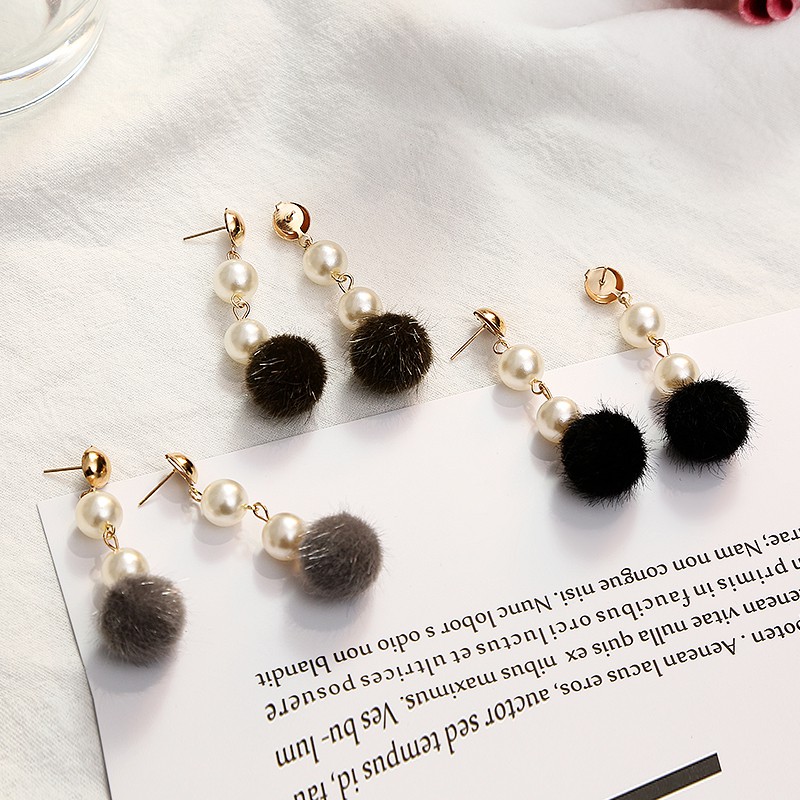 Anting Pom Pom Import Pearl Juntai