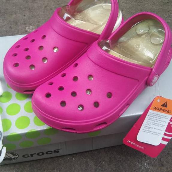 w9 crocs