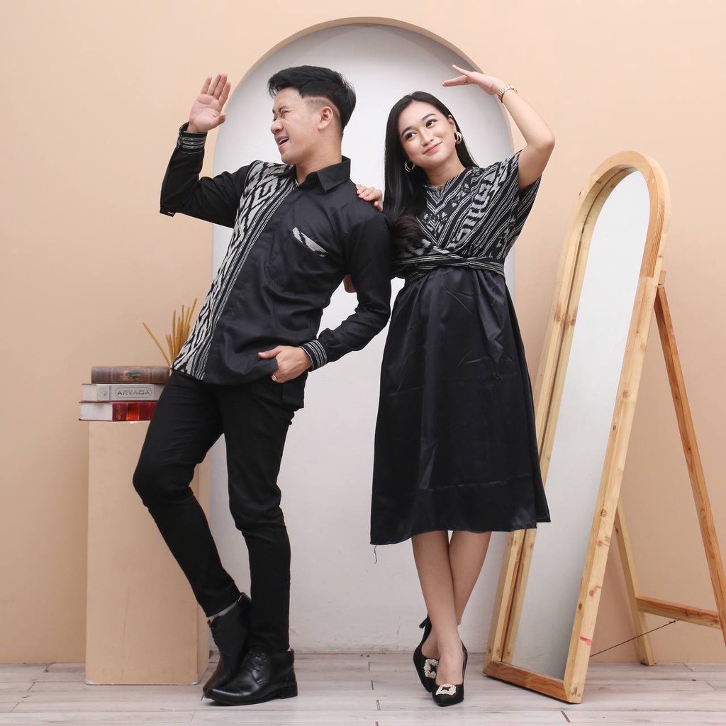 COUPLE TENUN DRESS KIRANA &amp; KEMEJA TORAJA HITAM DEBBY STORE PEKALONGAN