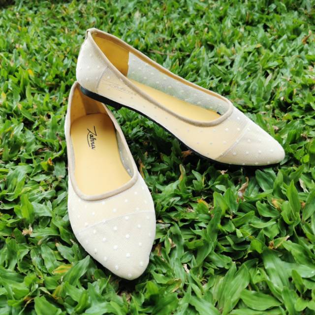 Arlaine- Lucia flatshoes sepatu brukat sepatu flat shoes wanita flatshoes polkadot [Cream]