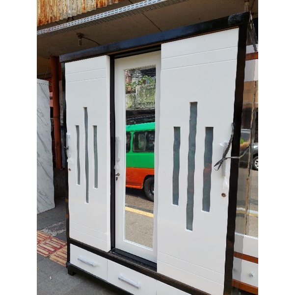 Lemari 3pintu sliding minimalis