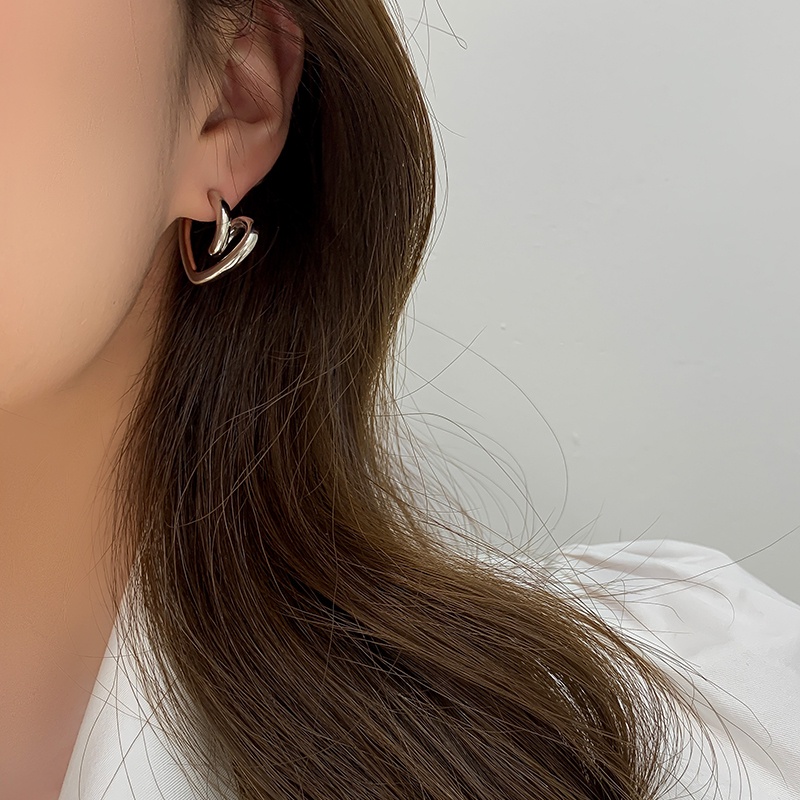 Anting Bentuk Hati Bahan Logam Gaya Korea