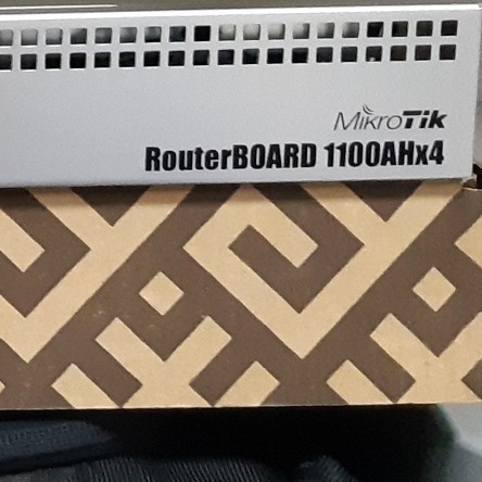Mikrotik RB1100AHx4 plus Setting untuk usaha RT RW NET atau WARNET