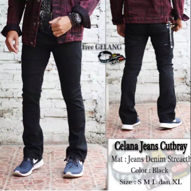 Cutbray Pria Jeans Hitam