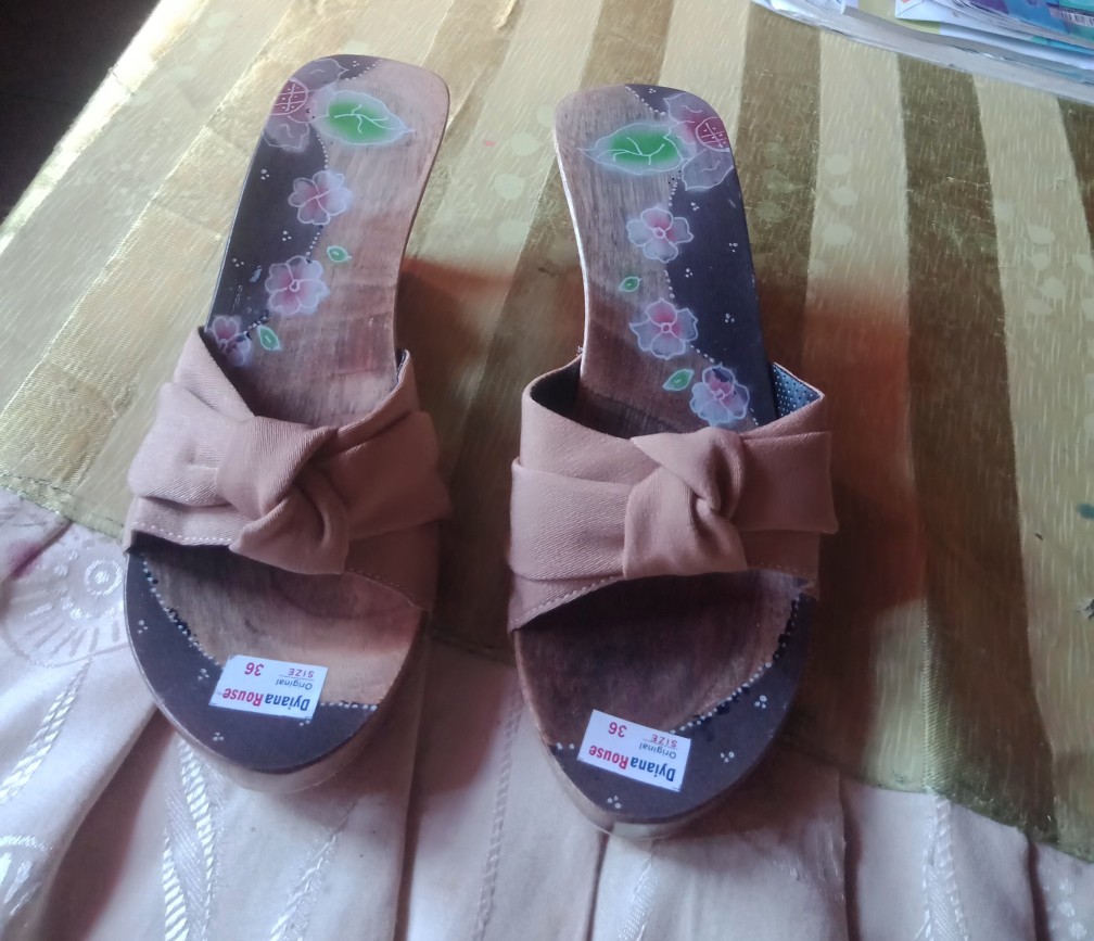 Promo Sandal Wedges Sandal wanita Kelom Geulis Wedges Promo Sandal Wedges Sandal wanita Kelom Geulis Wedges