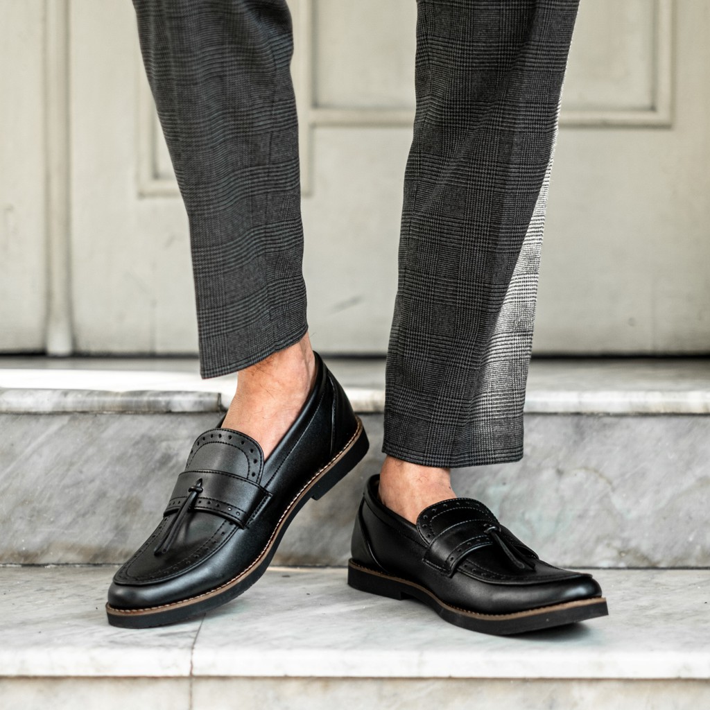 Pietra Black | Sepatu Hitam Tanpa Tali Loafers Pria Casual Kerja Formal Kantor Laki | Giant x FORIND