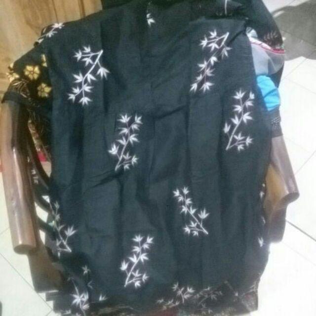 Couple Batik Kipas Hitam Sepanjang Masa