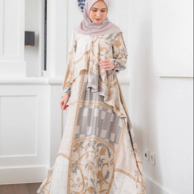 Rumi Dress Wearing Klamby
