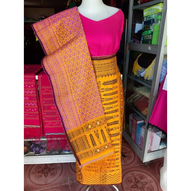 SONGKET TUMTUMAN KOREA SIRAT PAYET TENUN TANGAN TARUTUNG SARUNG SELENDANG KAIN LILIT PENGANTIN BATAK