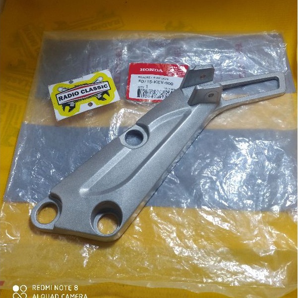 BRAKET STEP BELAKANG KANAN SUPRA X 100 ORIGINAL AHM 50715KEV900