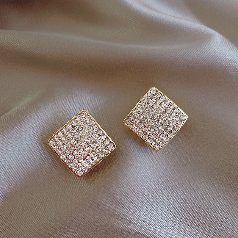 Penuh Diamond Square stud anting-anting sederhana special interest desain semua yang sesuai dengan a