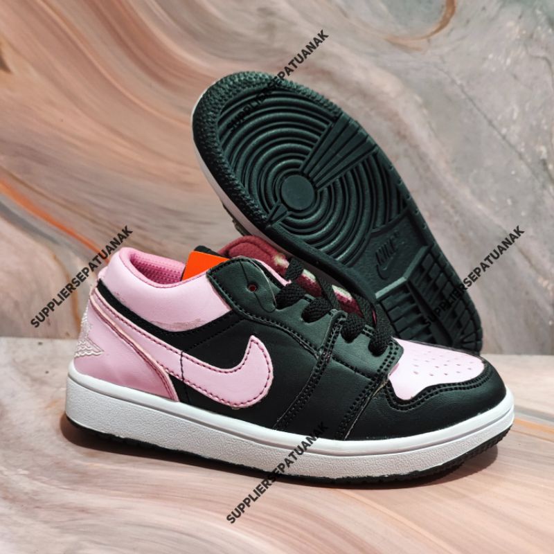 sepatu sneakers anak kids nike air jordan 1 low pink hitam cewek perempuan 26-35