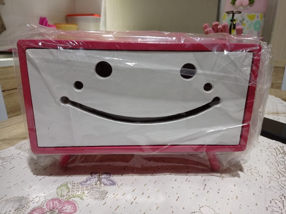 Kotak Tissu Kayu Smile Atau Kotis