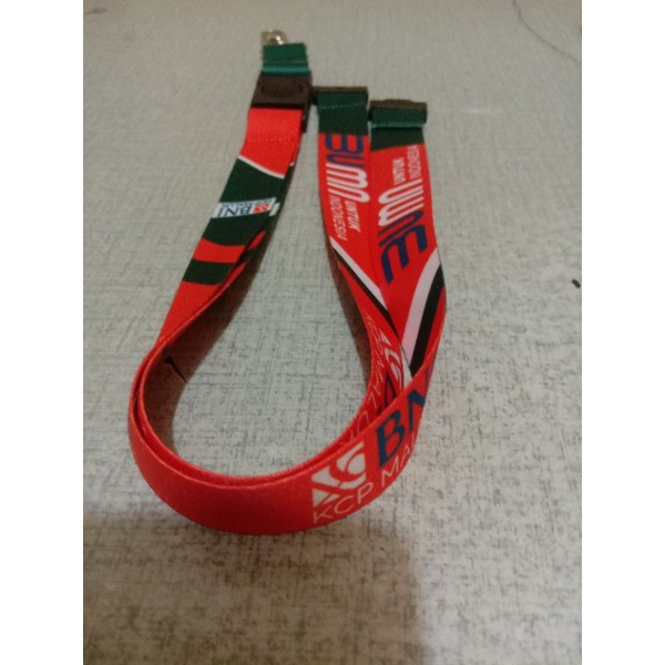 

LANYARD COUSTEM PRINTING BNI PAKAI PEMUTUS LEHER /BISA COUSTEM MIN 12 PCS