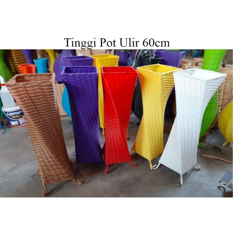 Pot ulir rotan sintetis 60 cm, standing pot