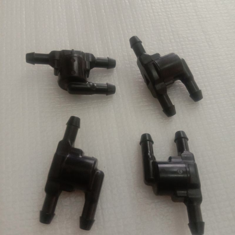 SAMBUNGAN SELANG  PEMBAGI AIR WIPER WASHER UNIVERSAL MODE VIOS