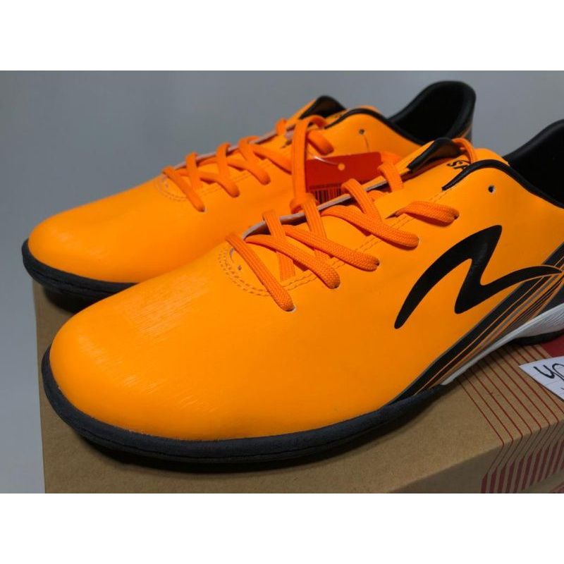 Sepatu specs lightspeed 20 in futsal
