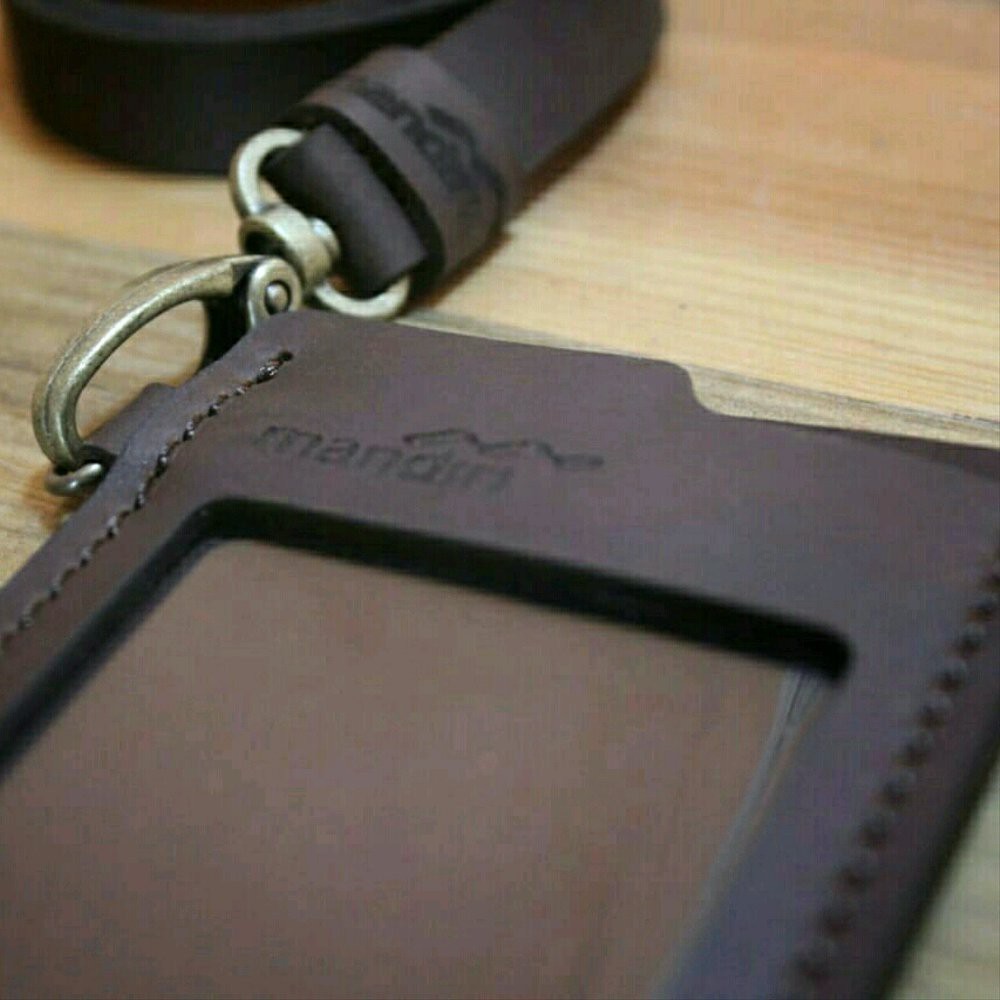 

Dijual id card holder kulit custom nama & logo name tag custom terbaik