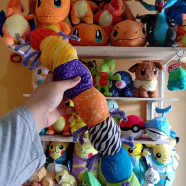 Boneka ukur ulat lamaze