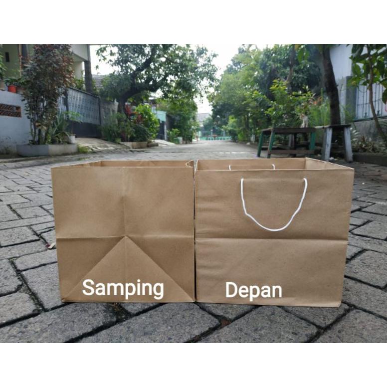 

Paperbag Box Kotak Nasi 22X22 Polos Craft