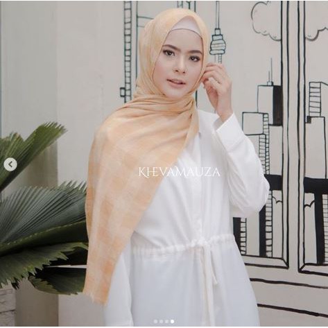 LABIRA SHAWL