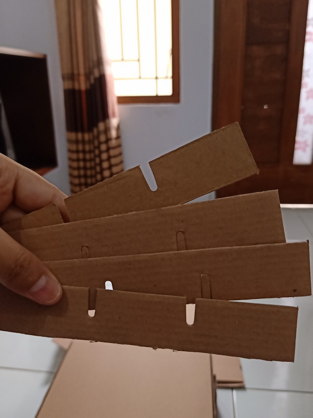 (4 Pcs)sekatan Sarang Kardus 15x15x3 Isi 9 Kue