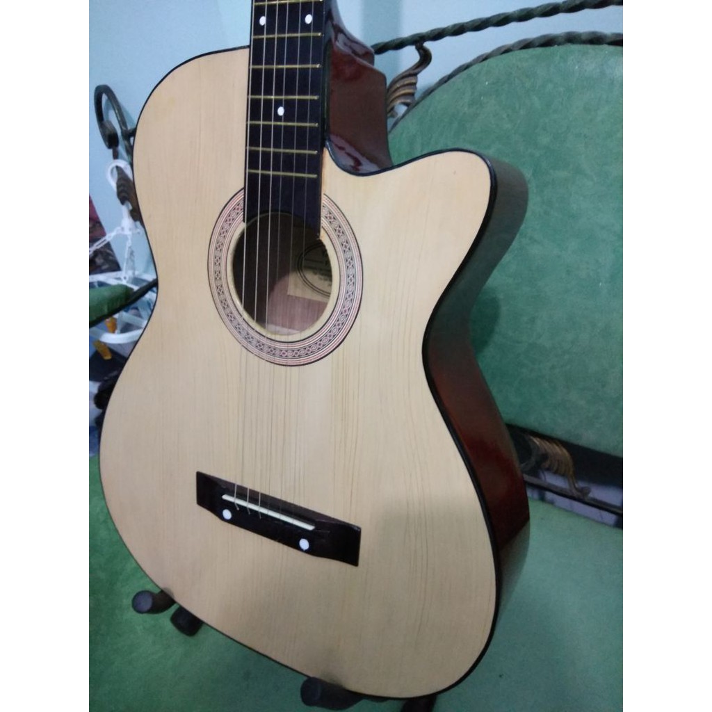 [KHUSUS GOSEND] Gitar Akustik Merk Yamaha Warna Natural Jakarta Murah Untuk Pemula Belajar