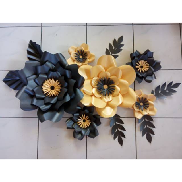 

Black-yellow paper flower