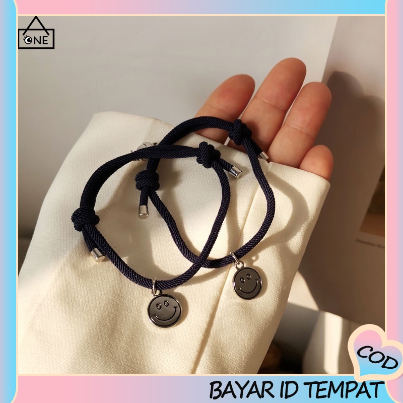 【A.one❤️COD】2 Pcs Gelang Magnet Couple Smiley Gelang Pasangan Tali Jalinan Persahabatan Cinta  Magnetik Sederhana Baru Uniseks