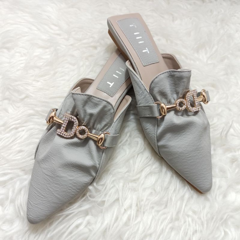 Sendal Wanita Flat Shoes TMT 827-A1 Kemilau Shoes