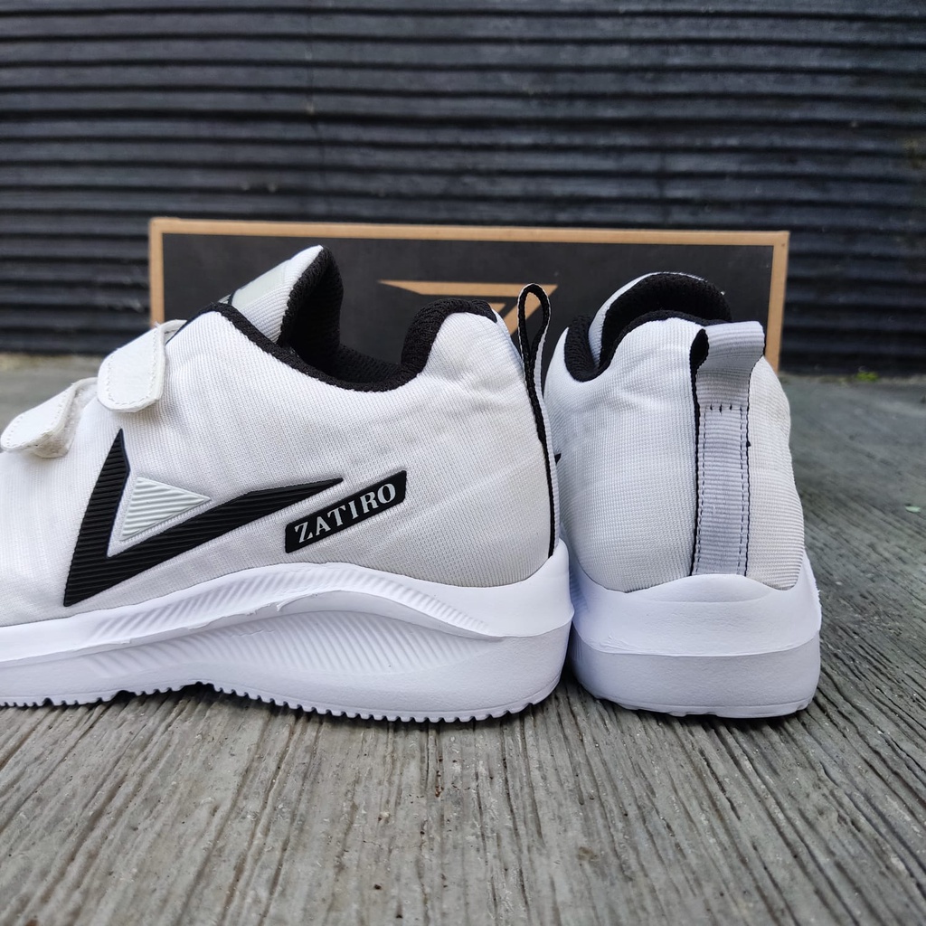 Sepatu sport pendek simple model ztr pengikat velcro perekat untuk anak anak sekolah junior usia 2 3 4 5 6 7 8 9 10 11 12 nb nyaman dan ringan saat digunakan