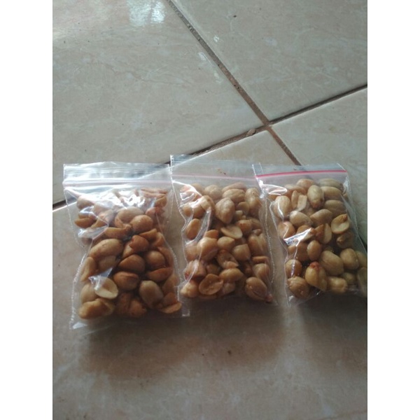 

Snack kacang gurih