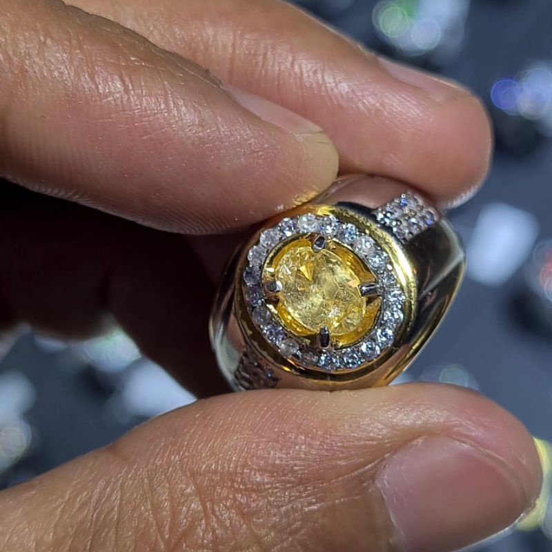 Batu Permata Yellow Sapphire Ceylon Srilanka NH