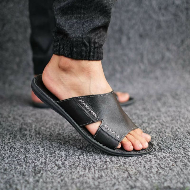 BRLN 001 Black Sendal Pria Casual Kulit Asli Warna Hitam Sendal Slide Slop Santai Full Leather