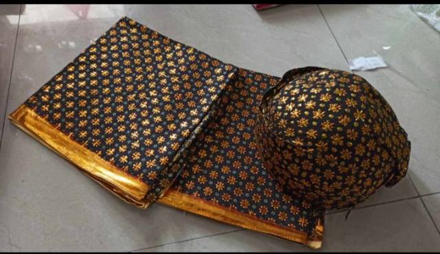 Set jarik prodo pengantin sepasang dan blangkon solo