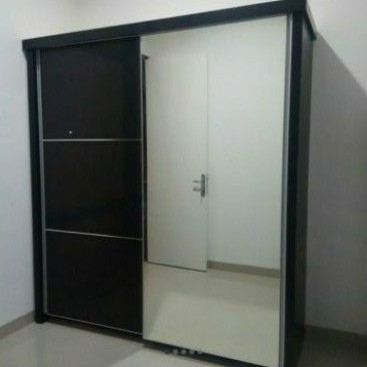 Lemari pakaian rel gantung pintu sliding cermin 1 pintu 200×220