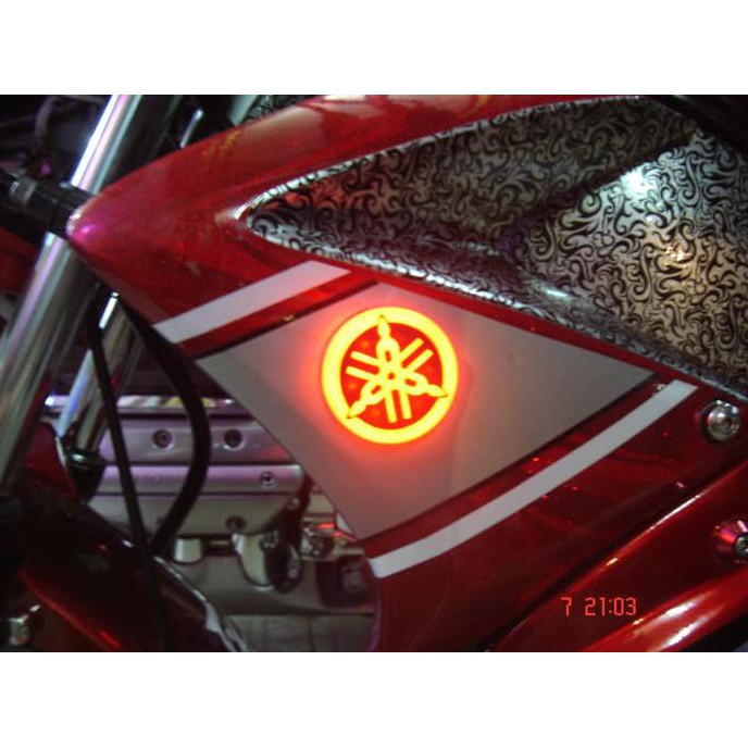 TERMURAH EMBLEM LAMPU SENJA DAN SEN LED LOGO YAMAHA NMAX, VIXION, SCORPIO - Putih