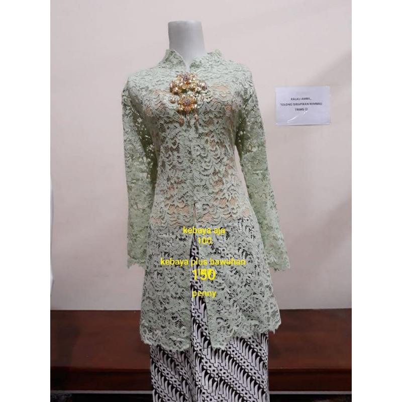 Kebaya Wisuda Orang Tua