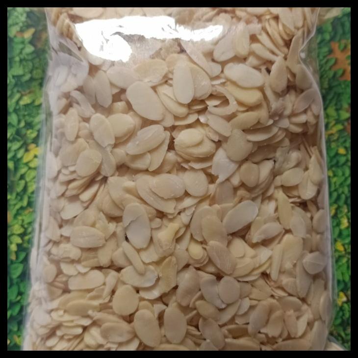 

DISKON TERBATAS !!! ALMOND SLICE MENTAH PREMIUM USA 1KG TERLARIS