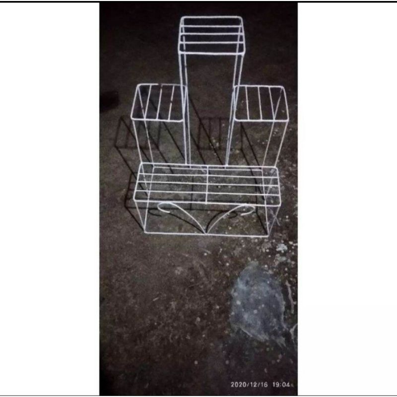 STANDING RAK POT BERTINGKAT 4 SUSUN TATAKAN/RAK POT BUNGA BESI HIAS 4 SUSUN