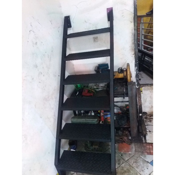 tangga besi/tangga rumah