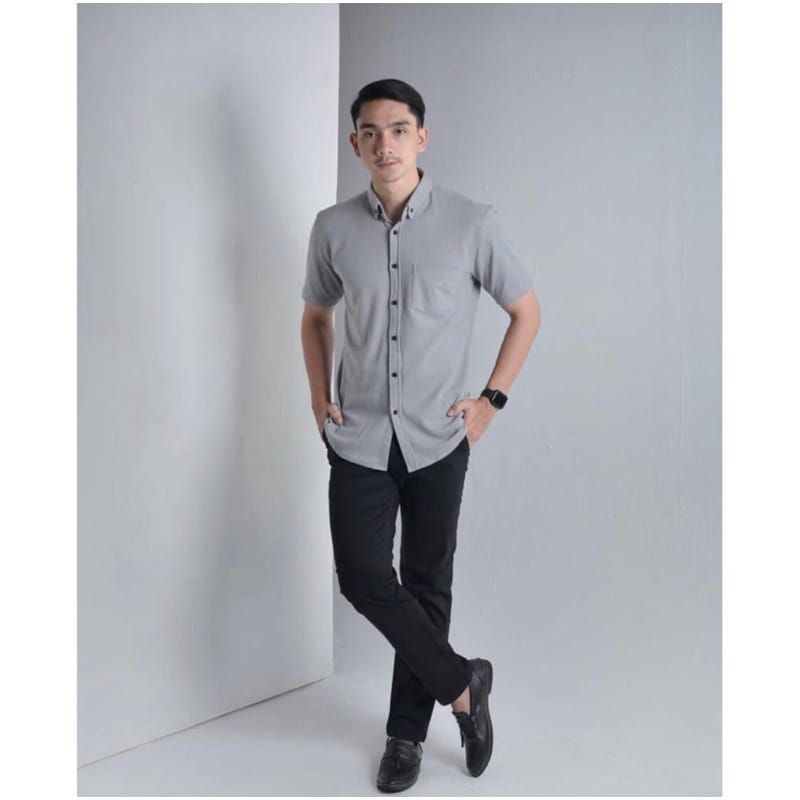 KEMEJA POLOS pria LENGAN PENDEK / kemeja polos pria / kemeja pria formal / kemeja polos slimfit { BISA COD}