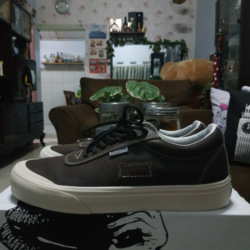 Poison Street Krueger Nubuck Brown