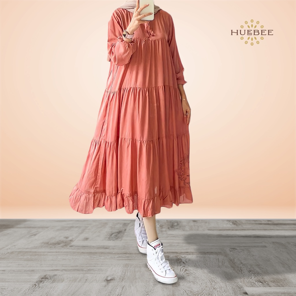 Vanha Midi Dress by Huebee