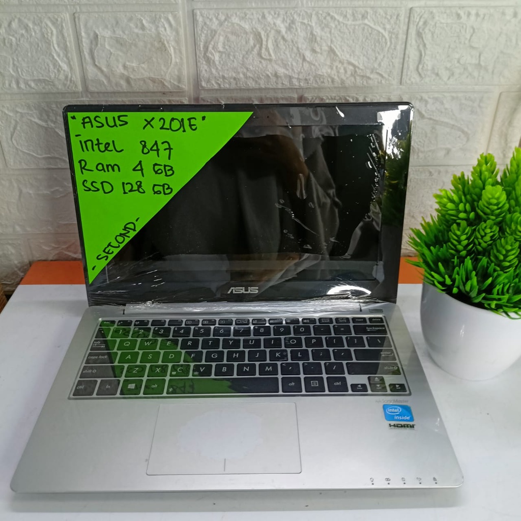 ASUS X201E INTEL 847 RAM 4GB SSD 128GB 14 INCH