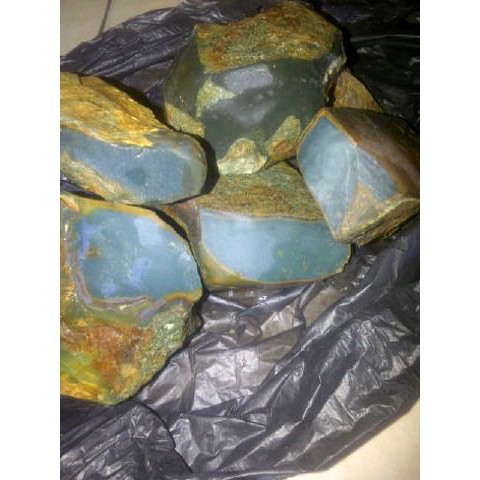 Paket Hemat 1/4 gram Bahan / Rough Hijau Tosca Sukabumi Rasa Bacan