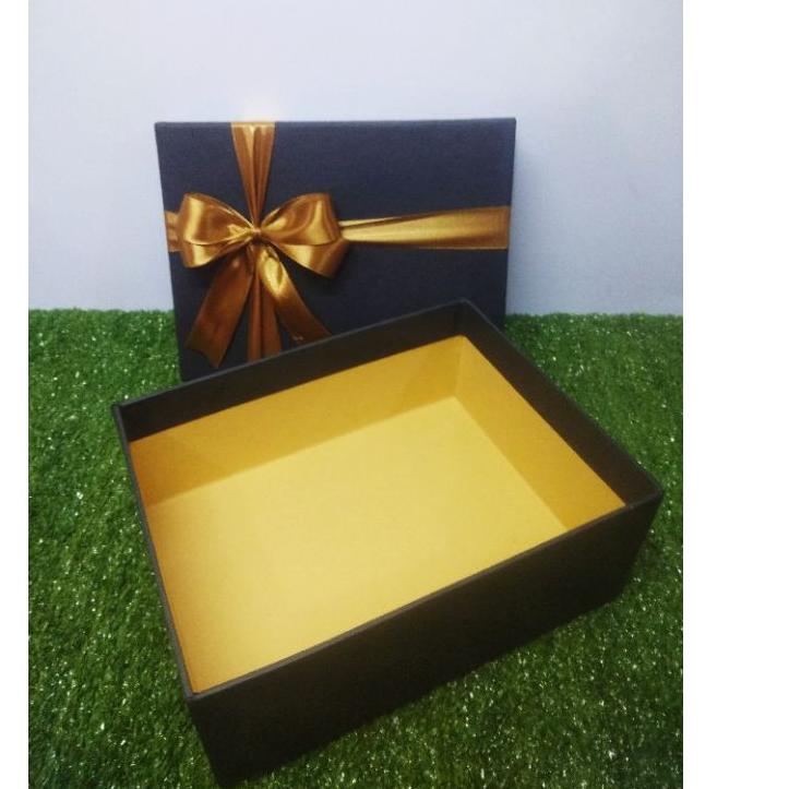 

Terbaruツ kotak kado 21x15,5x8 cm berpita ✔