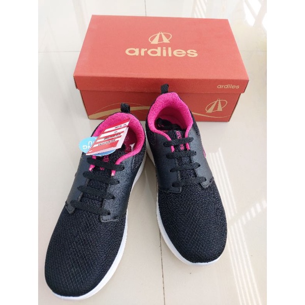 SEPATU ARDILES female-INJ